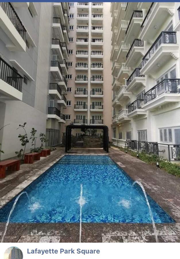 ايلويلو 2 Bedroom Corner Executive Suite At Lafayette Park Square Megaworld Blvd Unit 5H المظهر الخارجي الصورة